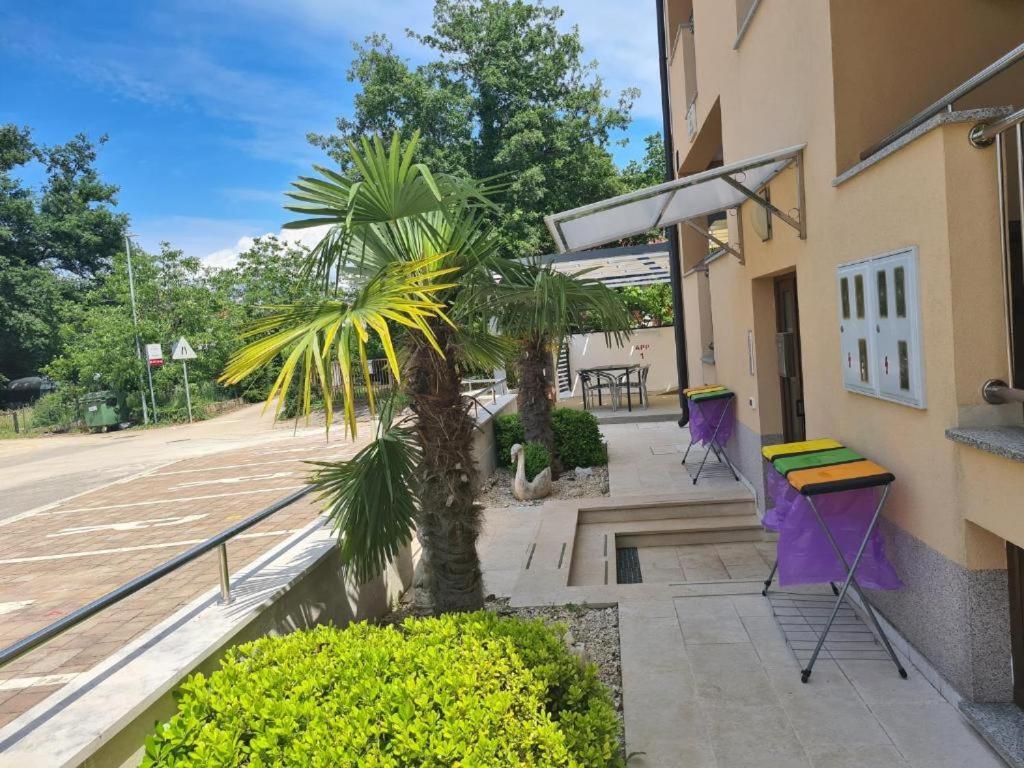 Villa Patricija-Apartmani Пореч Экстерьер фото