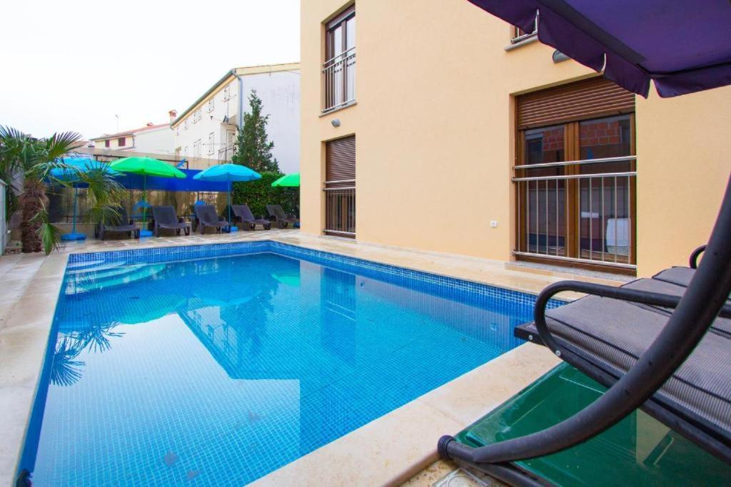 Villa Patricija-Apartmani Пореч Экстерьер фото